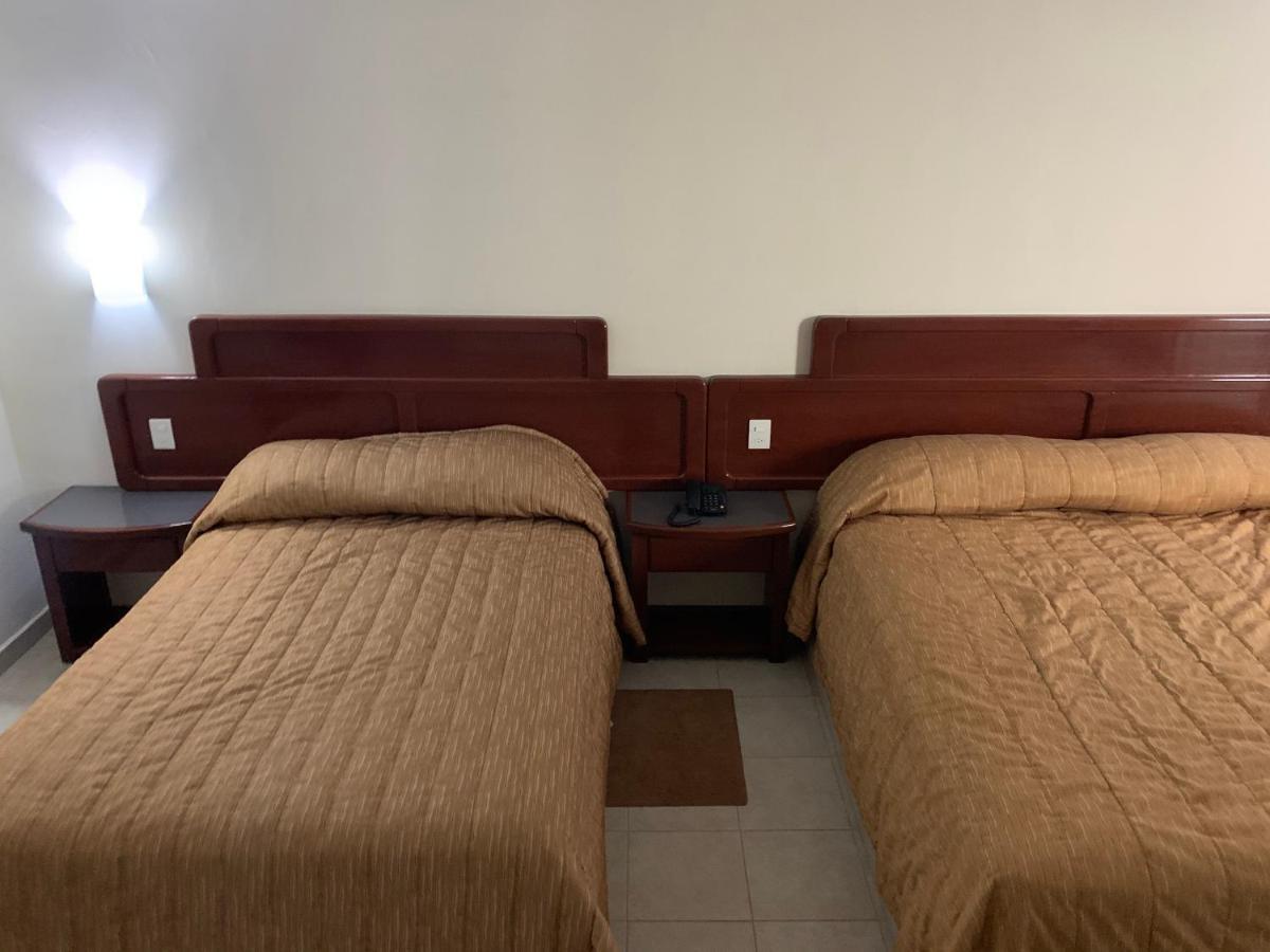 Motel Real Del Sur Moroleon Exteriér fotografie